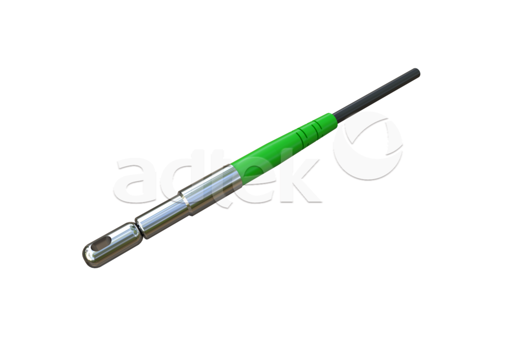 爱德泰ADTEK LC01光纤连接器产品展示，采用绿色手柄设计，配备金属连接头和高品质光纤线缆，适用于数据中心、通信基站和高速光网络传输场景